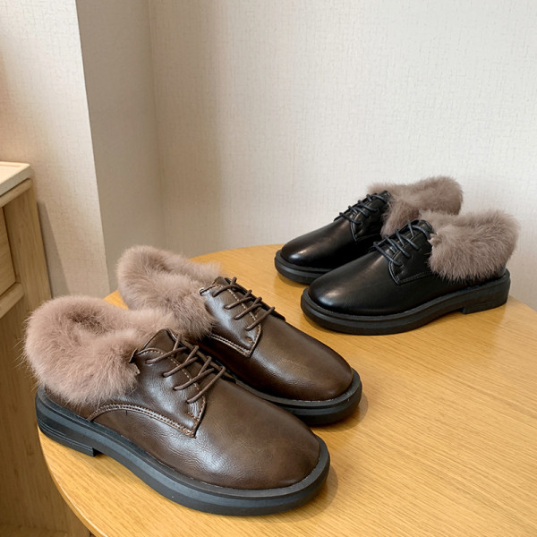 Női téli cipő lapos talppal és puha béléssel