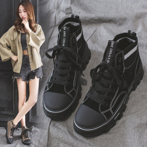 Sport és alkalmi női tornacipő fekete és bézs színben