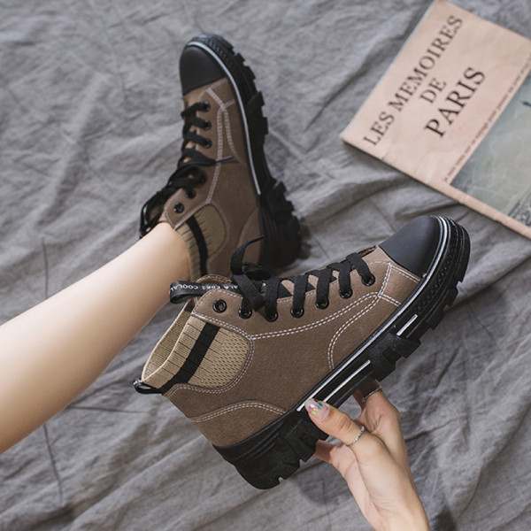 Sport és alkalmi női tornacipő fekete és bézs színben