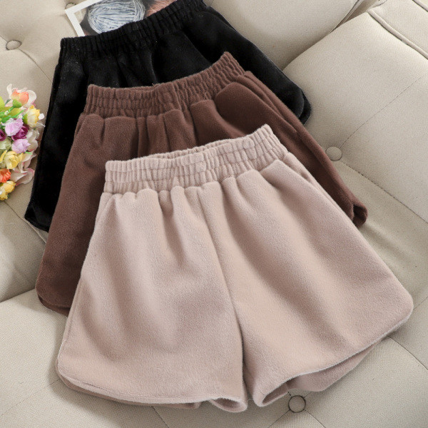 Modern női rövidnadrág gumírozással, három színben