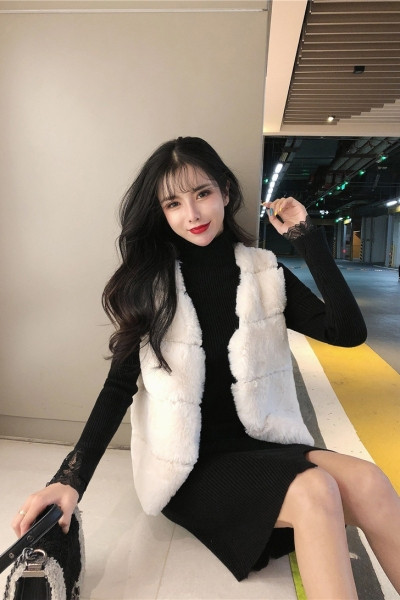 Rövid pehelymellény rózsaszín és bézs színben