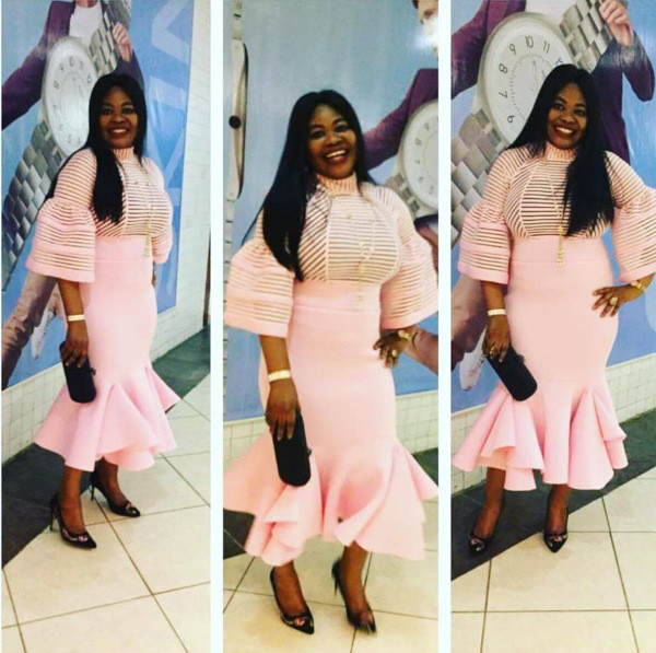 Modern női hosszú ruha széles ujjal és cipzárral piros, rózsaszín és fekete színben