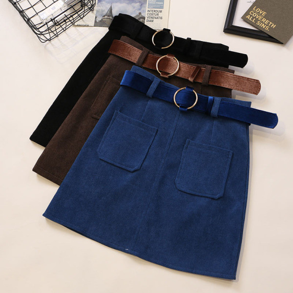 Rövid női szoknya három színben övvel és zsebekkel