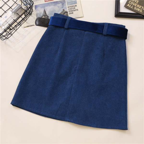 Rövid női szoknya három színben övvel és zsebekkel