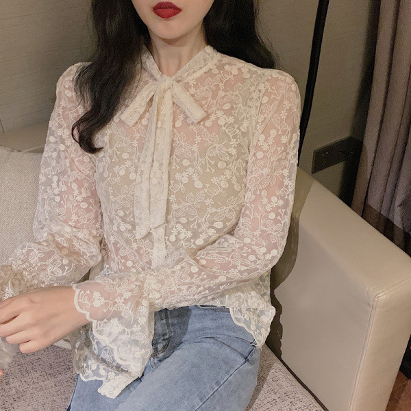 Elegáns női csipke ing fűzővel