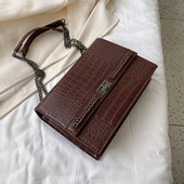 Eko bőrből készült stílusos női táska lánccal több színben