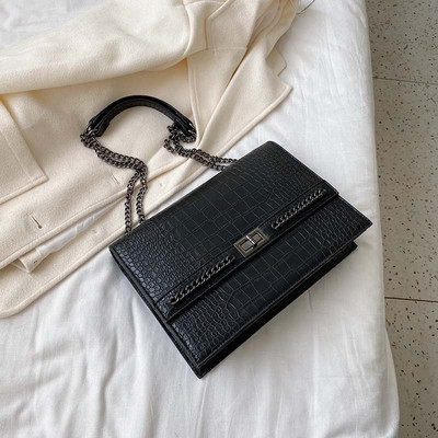 Eko bőrből készült stílusos női táska lánccal több színben