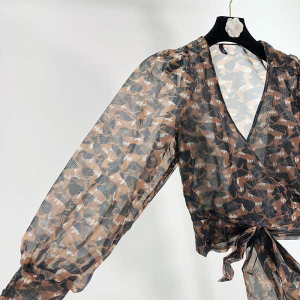 Női modern tüllblúz derékkötővel