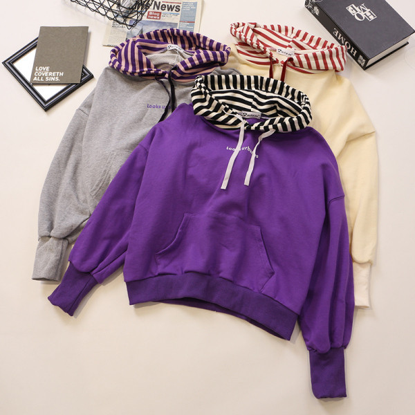 Lezser női blúz nyakkendővel és zsebbel, három színben