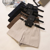 Pantaloni scurti de dama in patru culori cu curea si buzunare