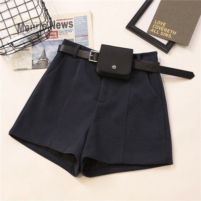 Pantaloni scurti de dama in patru culori cu curea si buzunare