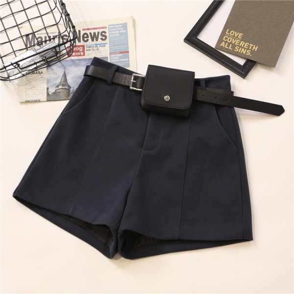 Pantaloni scurti de dama in patru culori cu curea si buzunare