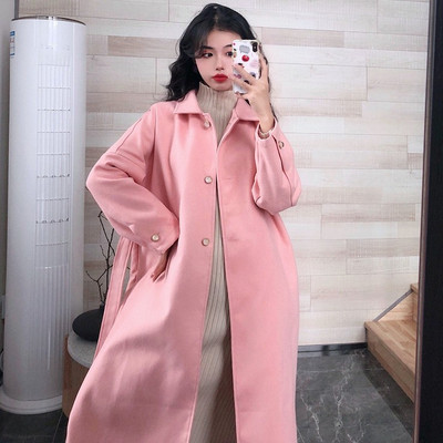 Hosszú, széles kabát gombokkal és övvel, három színben