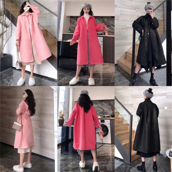 Hosszú, széles kabát gombokkal és övvel, három színben