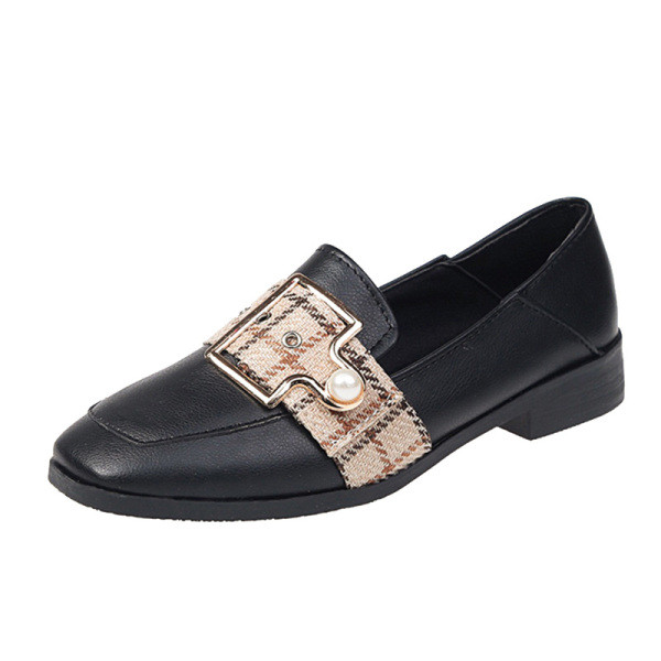 Női alkalmi cipő eko bőrből, fém elemmel