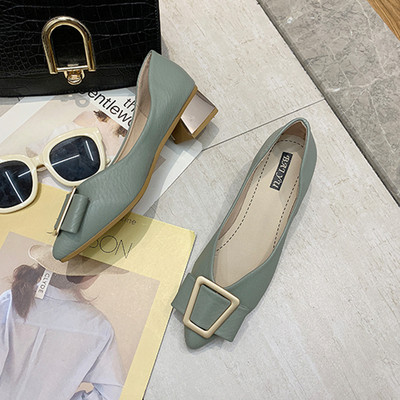 Női bőr cipő vastag alacsony sarkú fém csattal