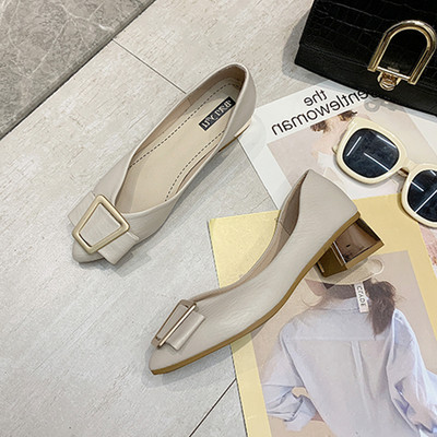 Női bőr cipő vastag alacsony sarkú fém csattal