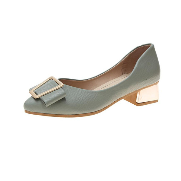 Női bőr cipő vastag alacsony sarkú fém csattal