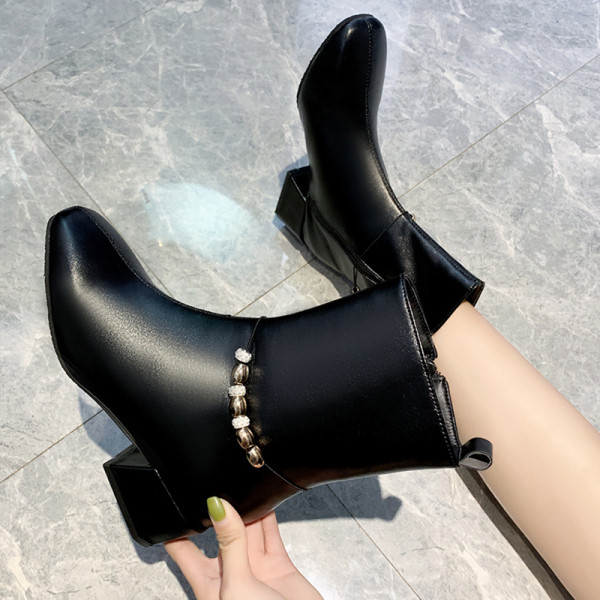 Cizme de dama elegante din piele cu toc gros si element metalic