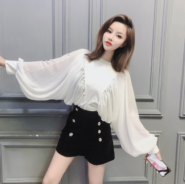 Γυναικεία μπλούζα σιφόν σε λευκό και μαύρο χρώμα