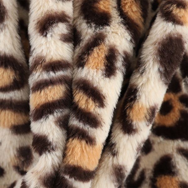 Modern női pehelypulóver leopárd mintával, három színben