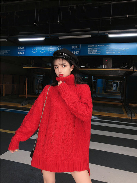 Modern, fekete színű rövidnadrág flitterekkel