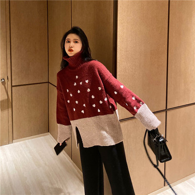 Hosszú és széles pulóver pólógallérral és hasítékkal