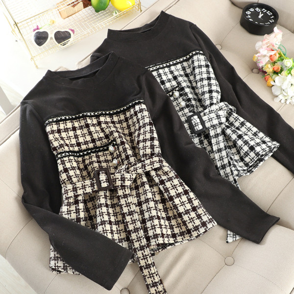 Μοντέρνα γυναικεία μπλούζα με ζώνη σε δύο χρώματα