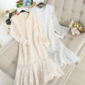 Hosszú csipkeruha gallérral fehér, bézs és fekete színben