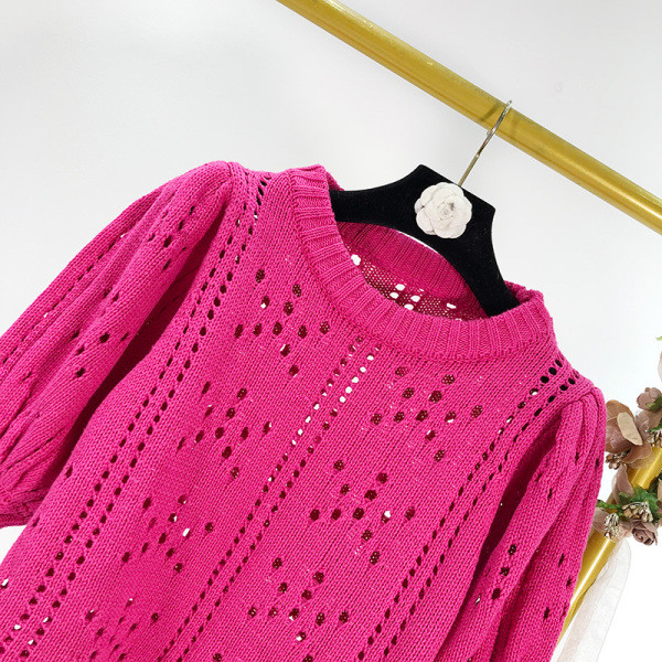 Rövid, modern pulóver 3/4 ujjal, rózsaszín színben