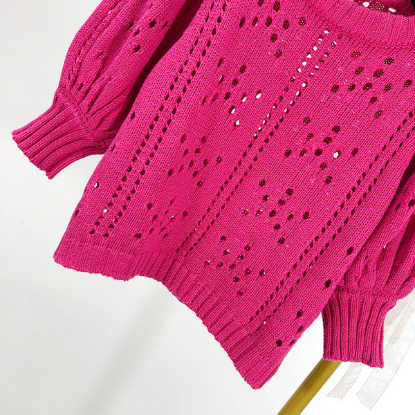 Rövid, modern pulóver 3/4 ujjal, rózsaszín színben