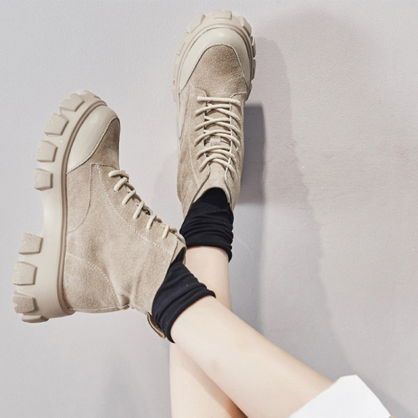 Őszi-téli női csizma vastag és durva talppal, fekete és bézs színben