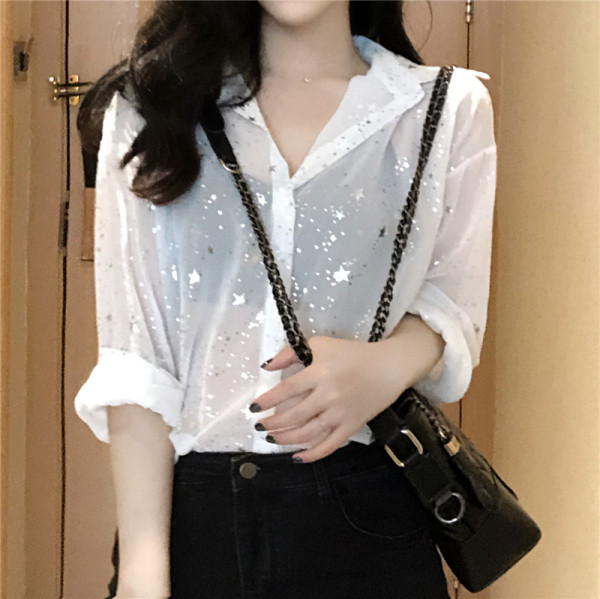 Női ing klasszikus modell fehér és fekete színben, rátéttel