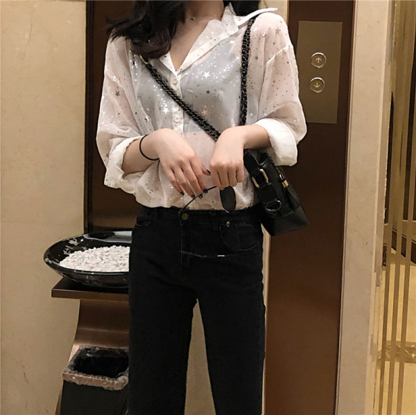 Női ing klasszikus modell fehér és fekete színben, rátéttel