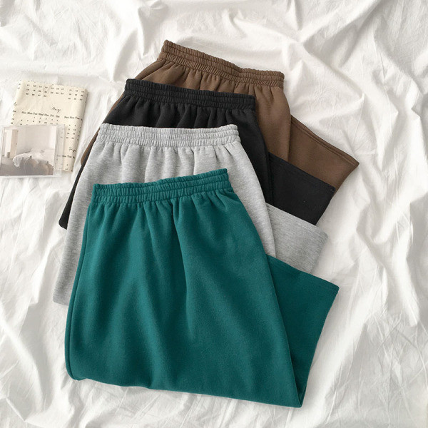 Modern női szoknya négy színben gumírozott derékkal és hasítékkal