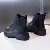 Bőr női csizma magas talppal, télre is alkalmas