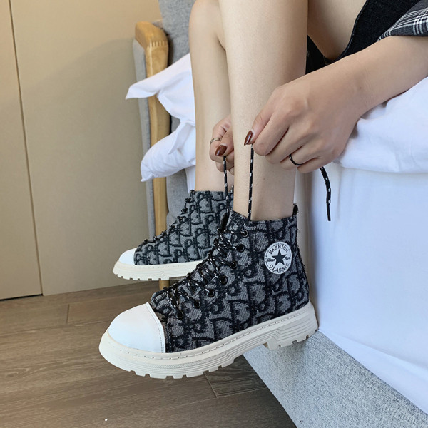 Fűzős női őszi csizma többféle színben