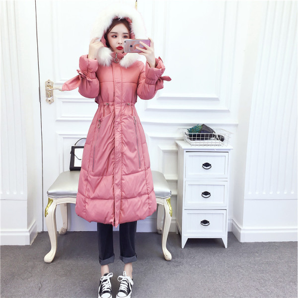 Hosszú téli kabát cipzárral és kapucnival