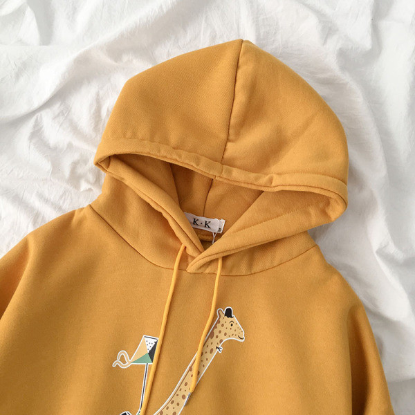 Napi női pulóver három színben, rátéttel és kapucnival