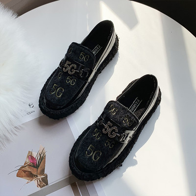 Női pehelycipő színes hímzéssel több színben