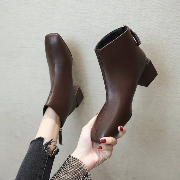 Öko bőrből készült modern női csizma három színben, vastag sarokkal