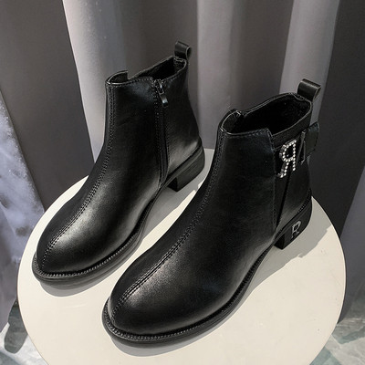 Fém elemes női csizma fekete és bézs színben