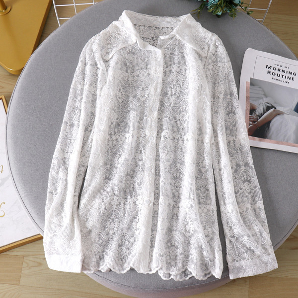 Stílusos női ing gombokkal és hosszú ujjú fehér és bézs színben