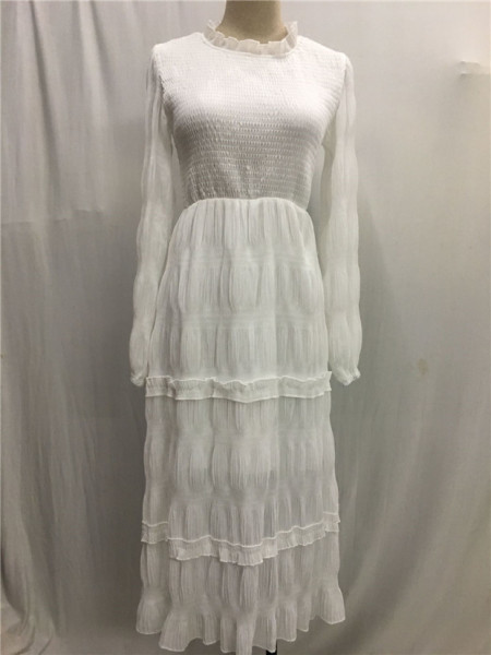 Rochie lungă de damă casual cu mâneci lungi în culoarea albă