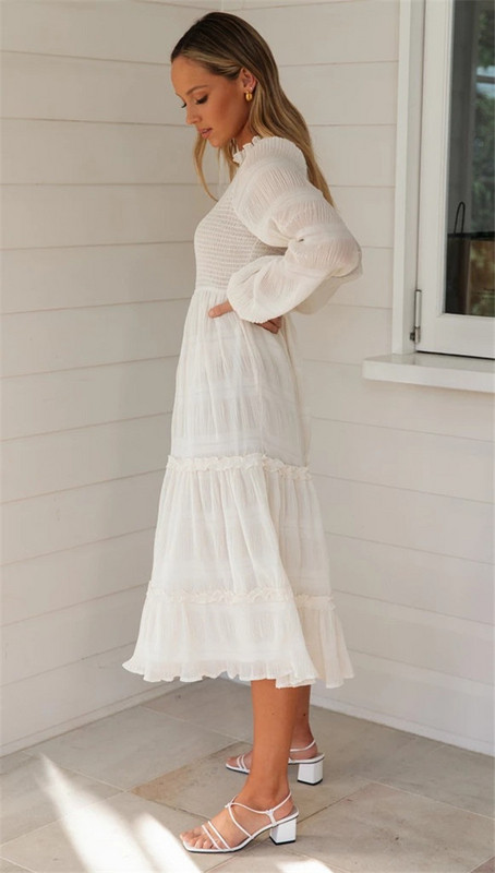 Rochie lungă de damă casual cu mâneci lungi în culoarea albă