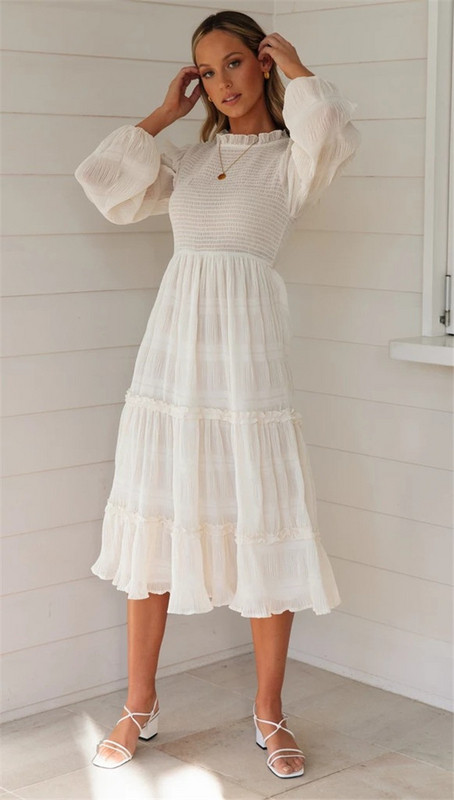 Rochie lungă de damă casual cu mâneci lungi în culoarea albă