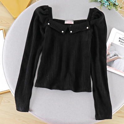 Lezser női blúz négyzet alakú nyakkivágással és gyöngyökkel, négy színben