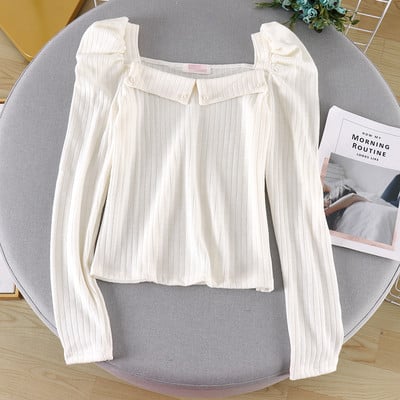 Lezser női blúz négyzet alakú nyakkivágással és gyöngyökkel, négy színben