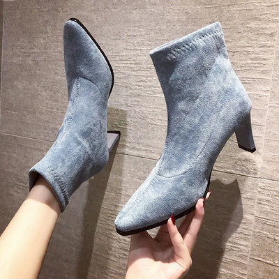 Hegyes modell elegáns női csizma három színben