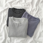 Csíkos női blúz három színben, ovális nyakkivágással